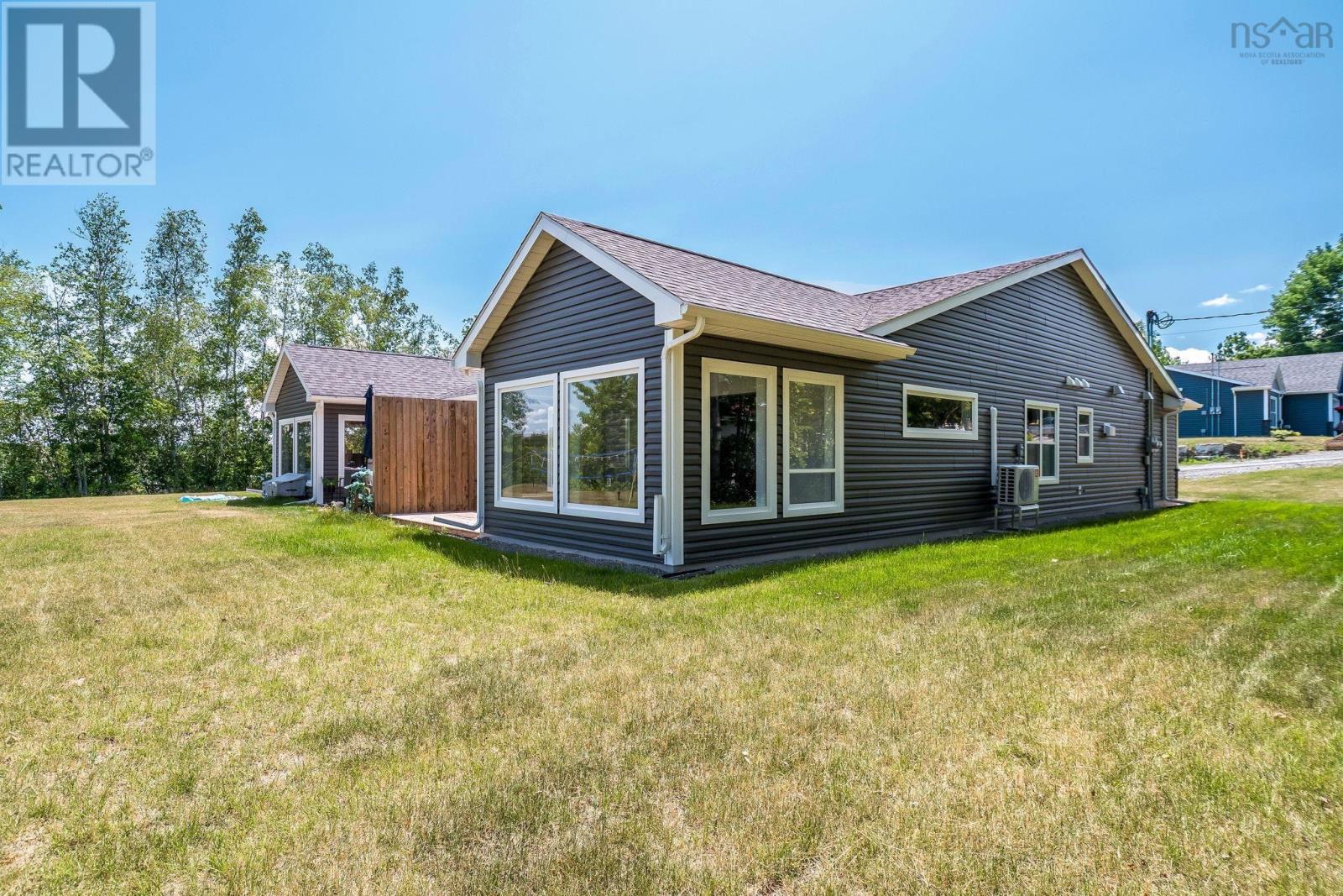 36 Pemberton Avenue Property Photo 39