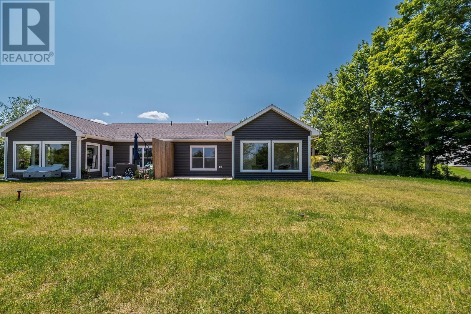 36 Pemberton Avenue Property Photo 46
