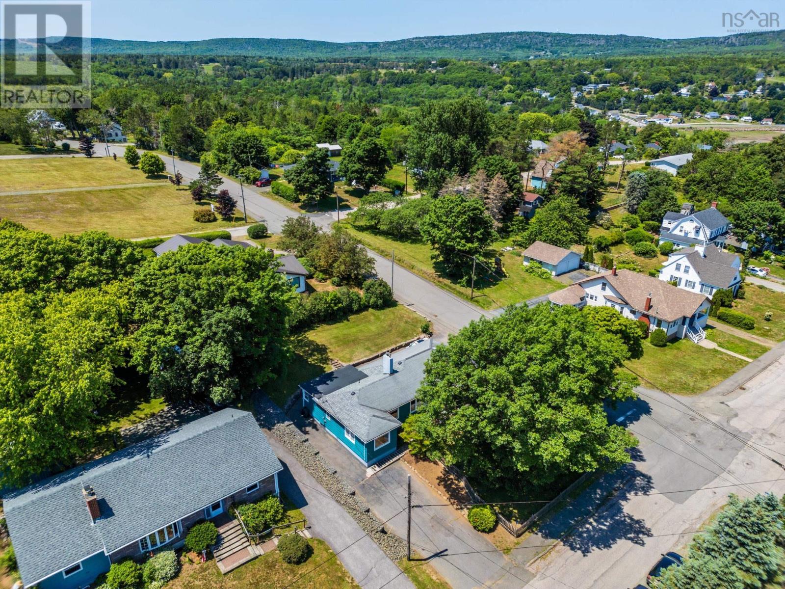173 King Street Property Photo 46
