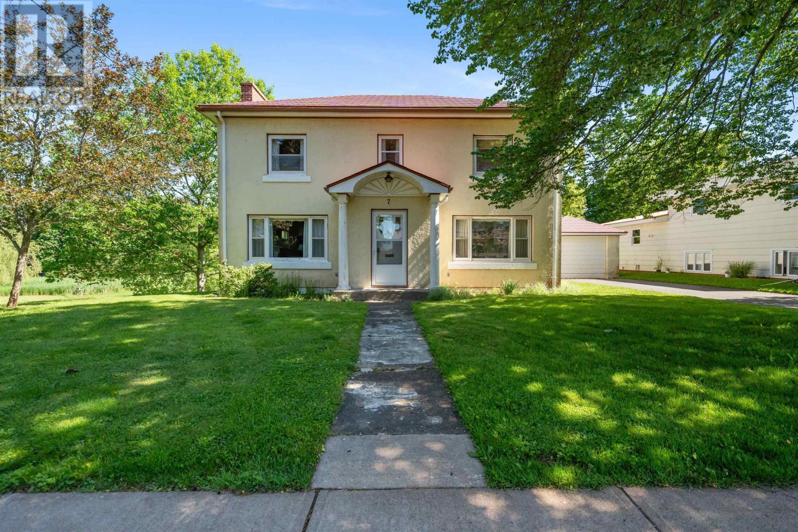 7 Roosevelt Avenue Property Photo 1