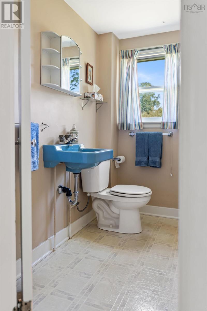 7 Roosevelt Avenue Property Photo 22