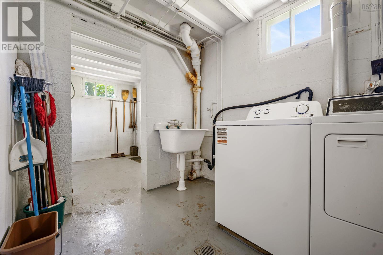 7 Roosevelt Avenue Property Photo 39