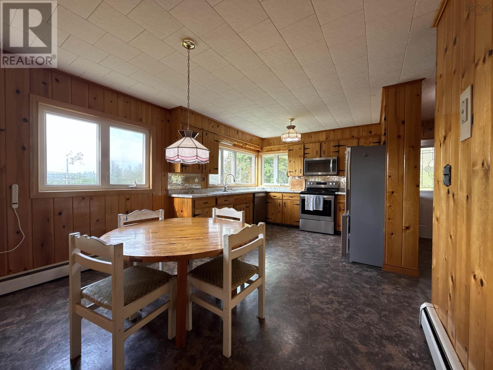 22807 Highway 7 Property Photo 7