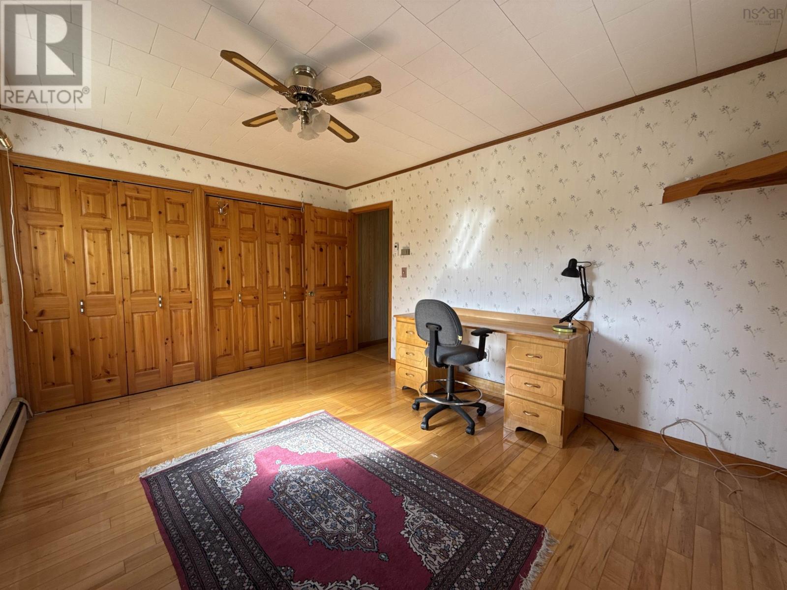 22807 Highway 7 Property Photo 14