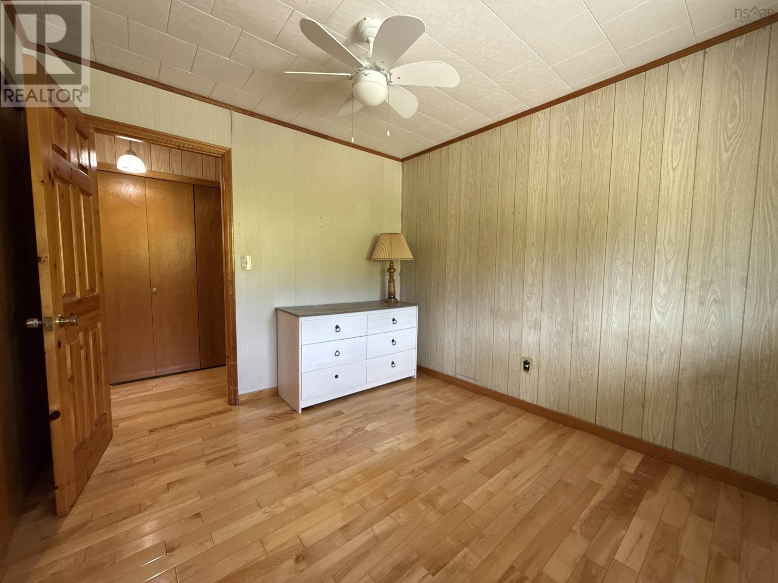 22807 Highway 7 Property Photo 19