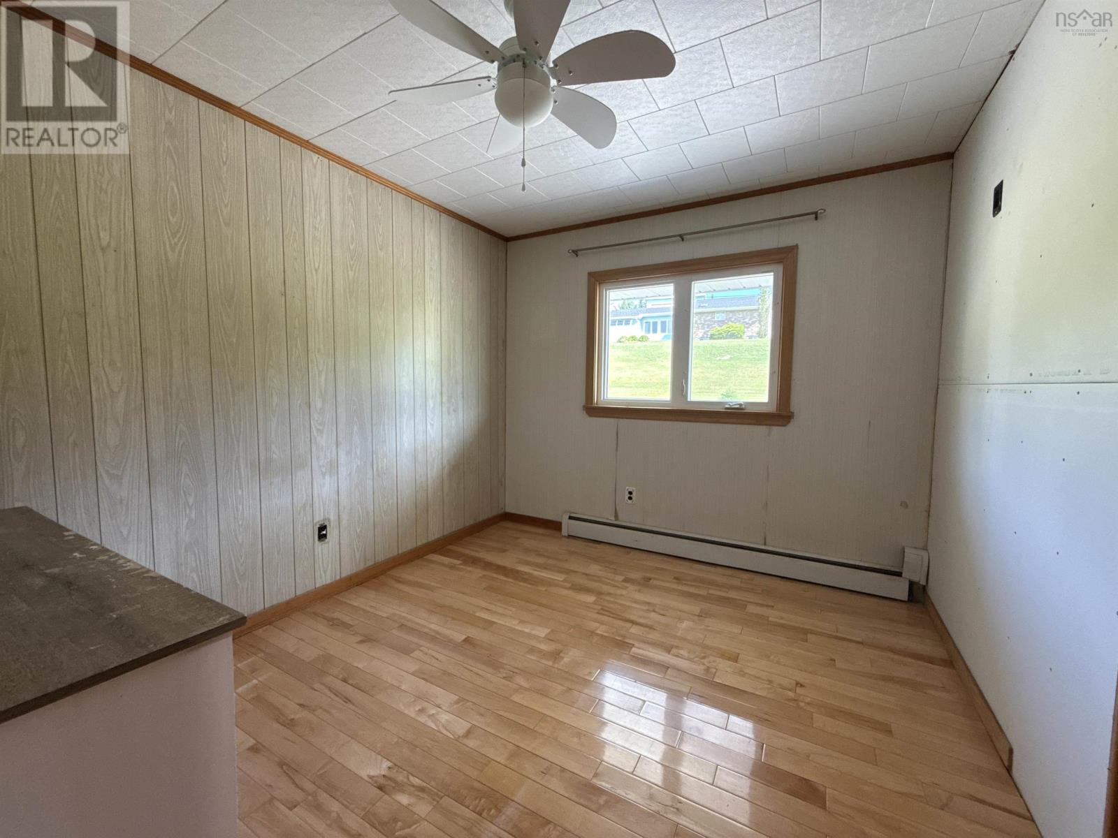 22807 Highway 7 Property Photo 20