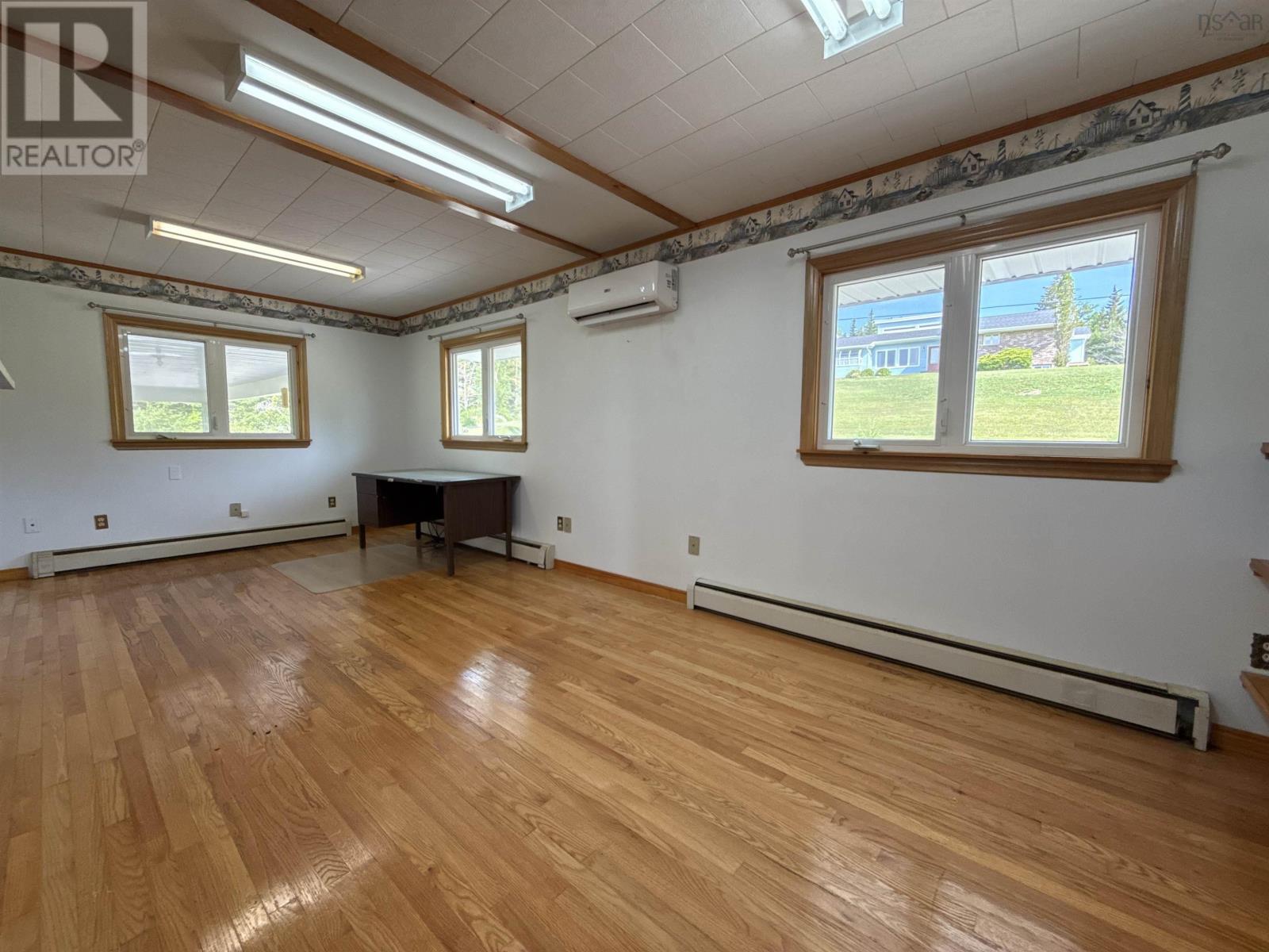 22807 Highway 7 Property Photo 27
