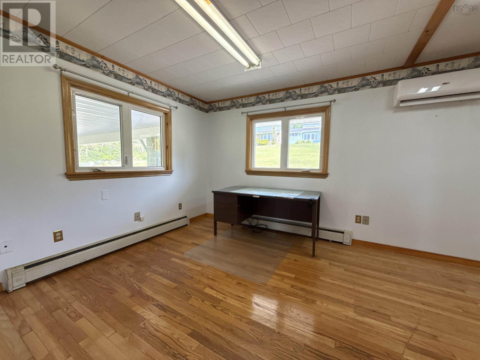 22807 Highway 7 Property Photo 29