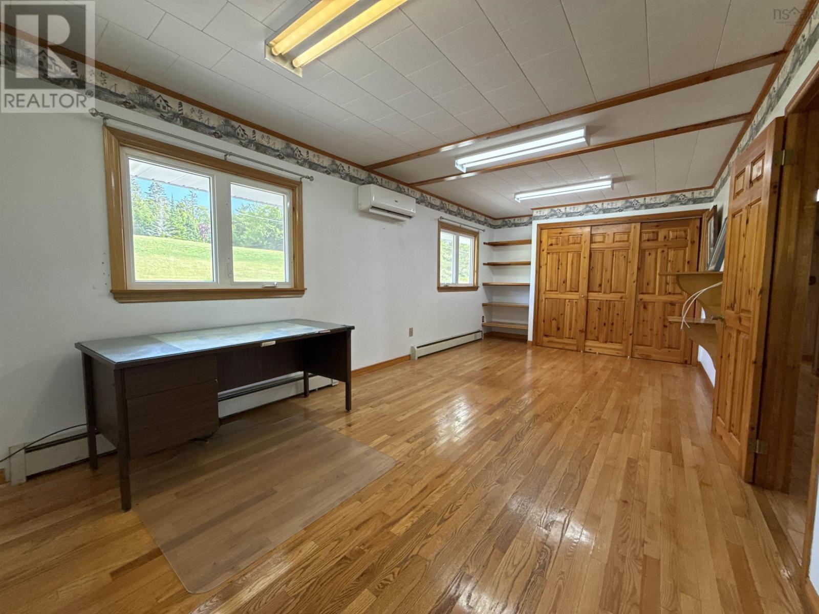 22807 Highway 7 Property Photo 31