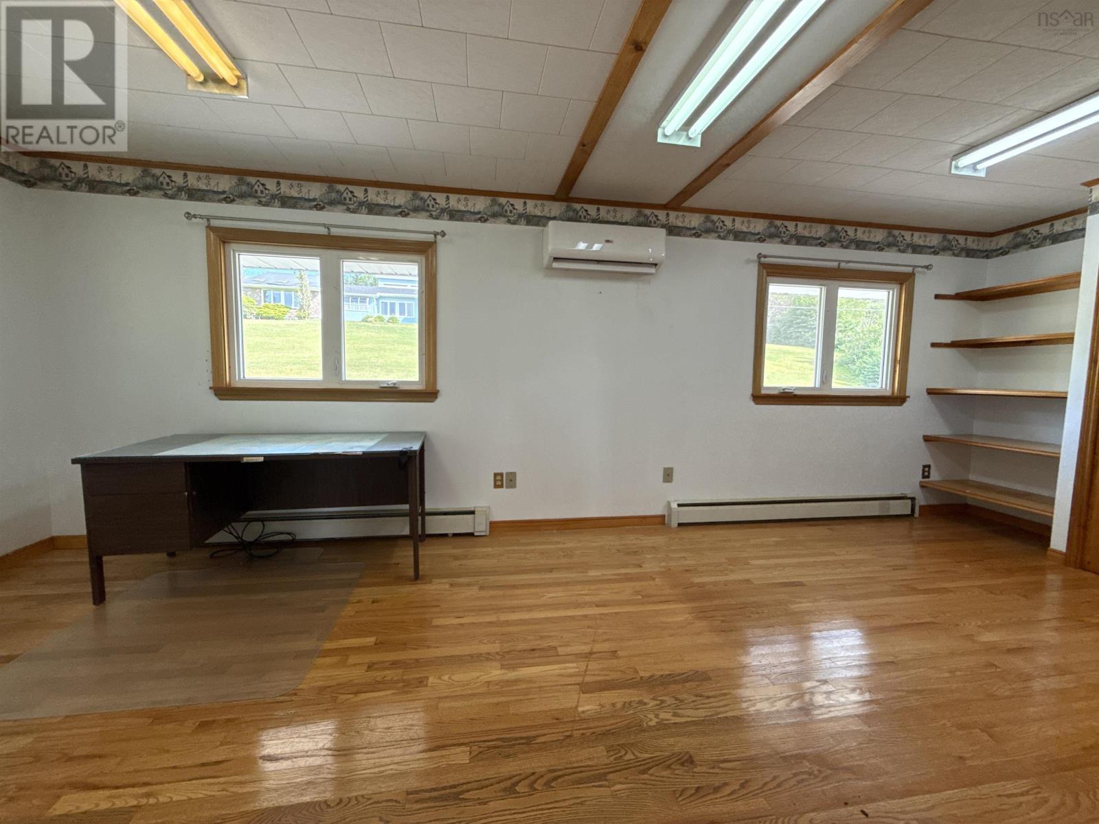 22807 Highway 7 Property Photo 32