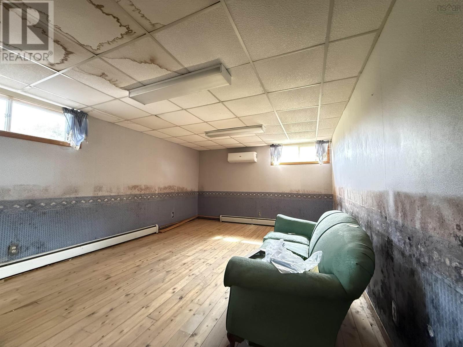 22807 Highway 7 Property Photo 43