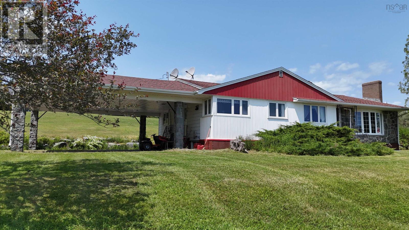 22807 Highway 7 Property Photo 44
