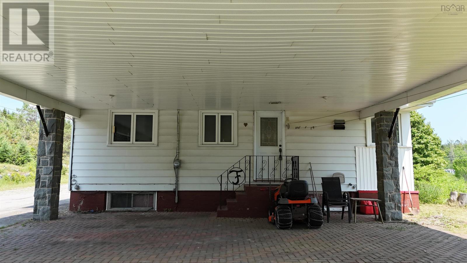 22807 Highway 7 Property Photo 45