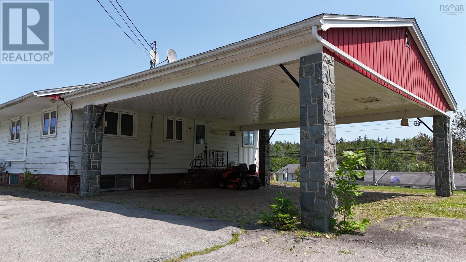 22807 Highway 7 Property Photo 46