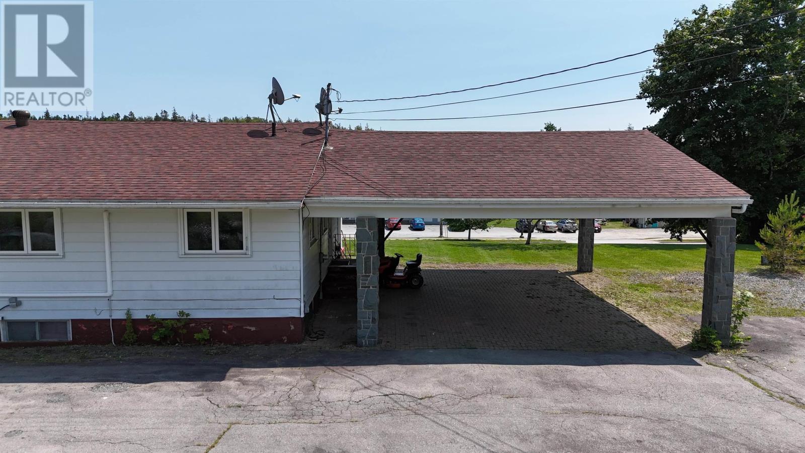 22807 Highway 7 Property Photo 48