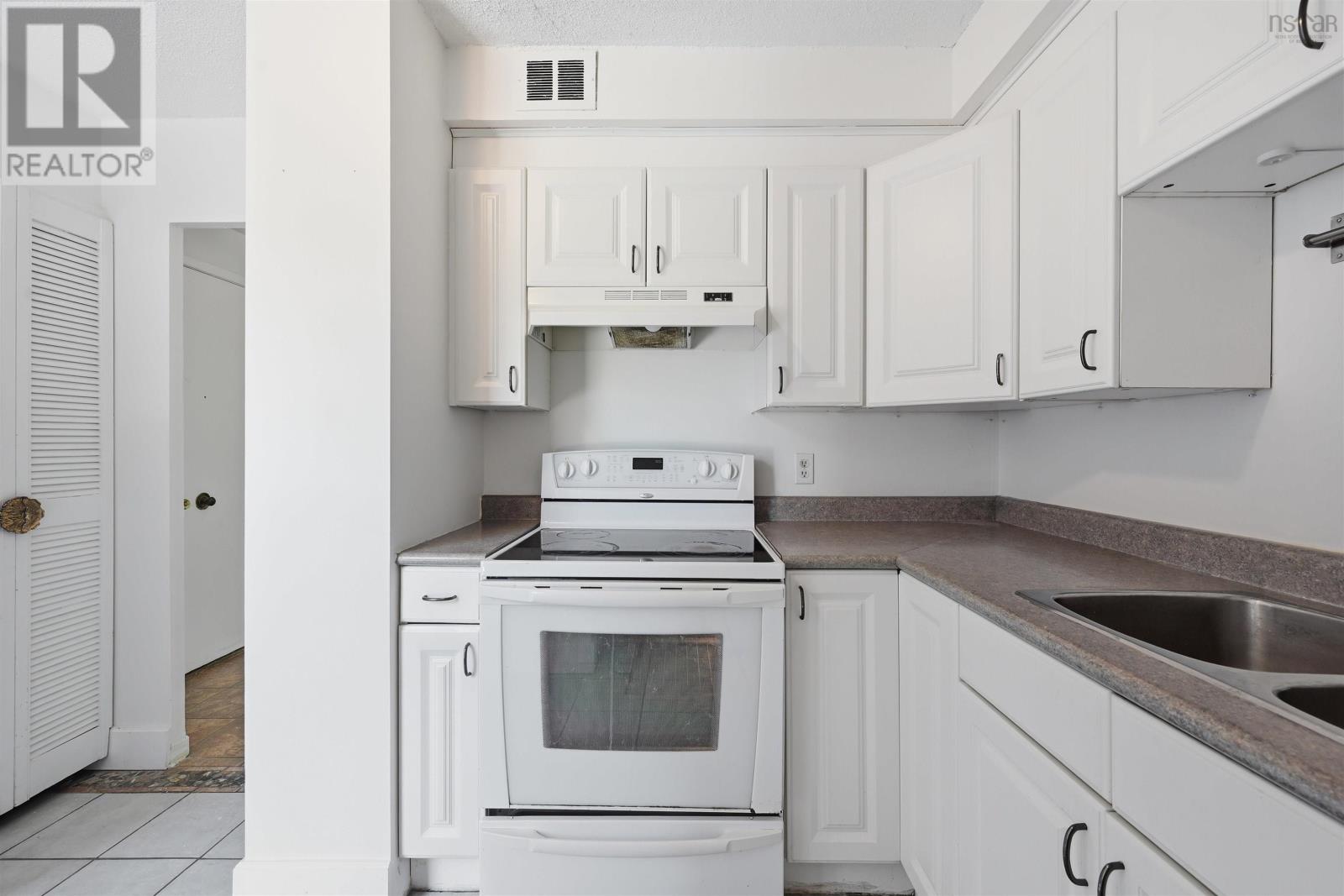 210 5959 Spring Garden Road Property Photo 20