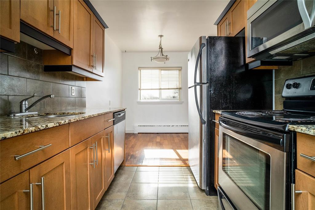 502 565 Corydon Avenue Property Photo 2