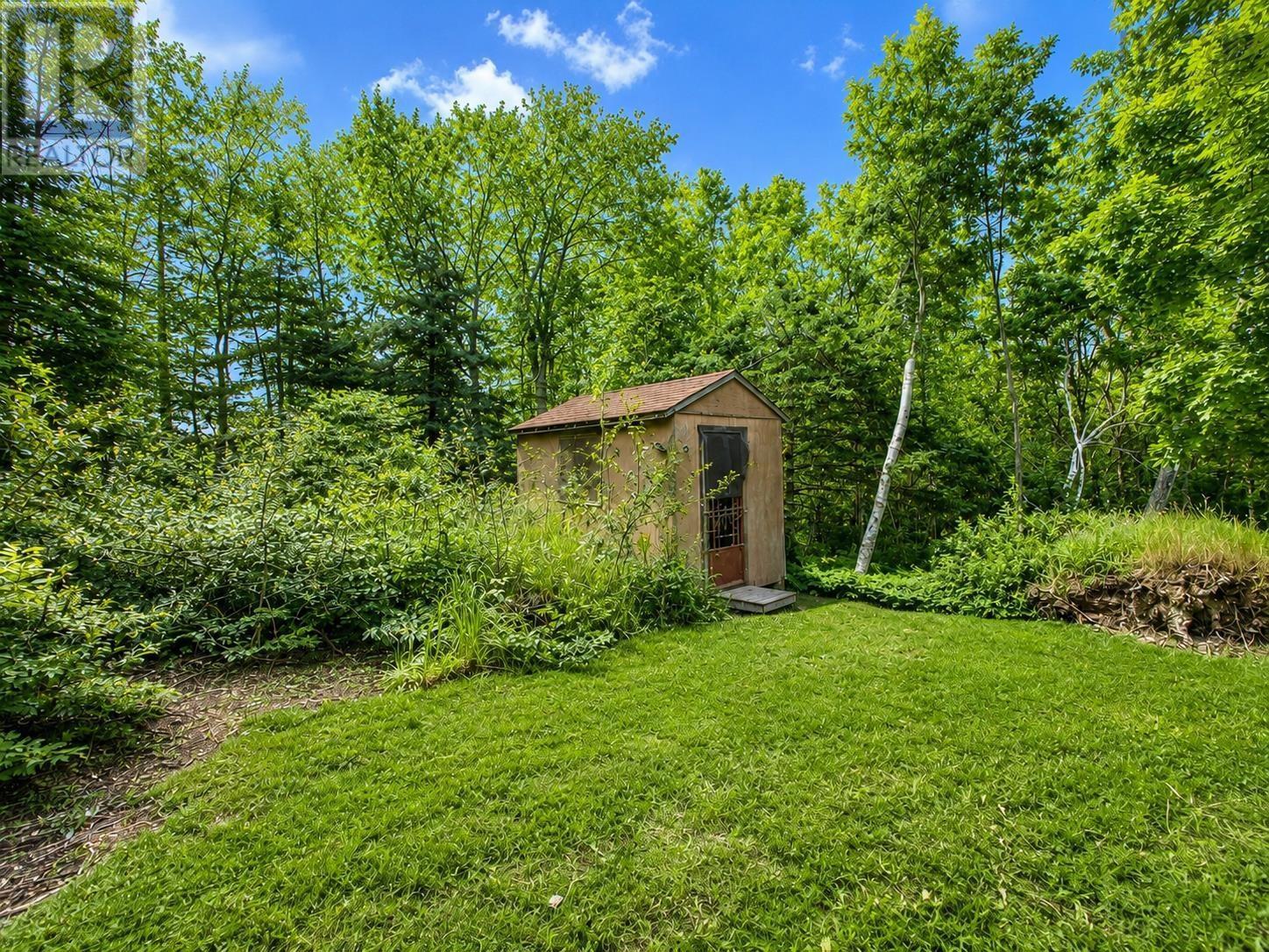 638 Alexandra Street Property Photo 4