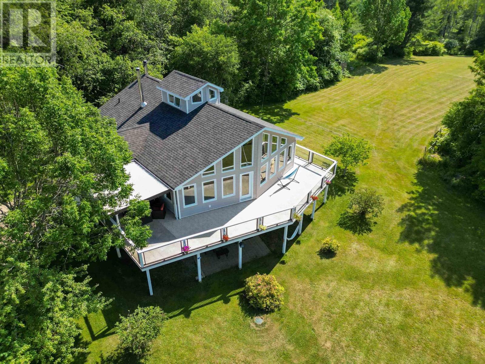 90 Orchard Heights Property Photo 3