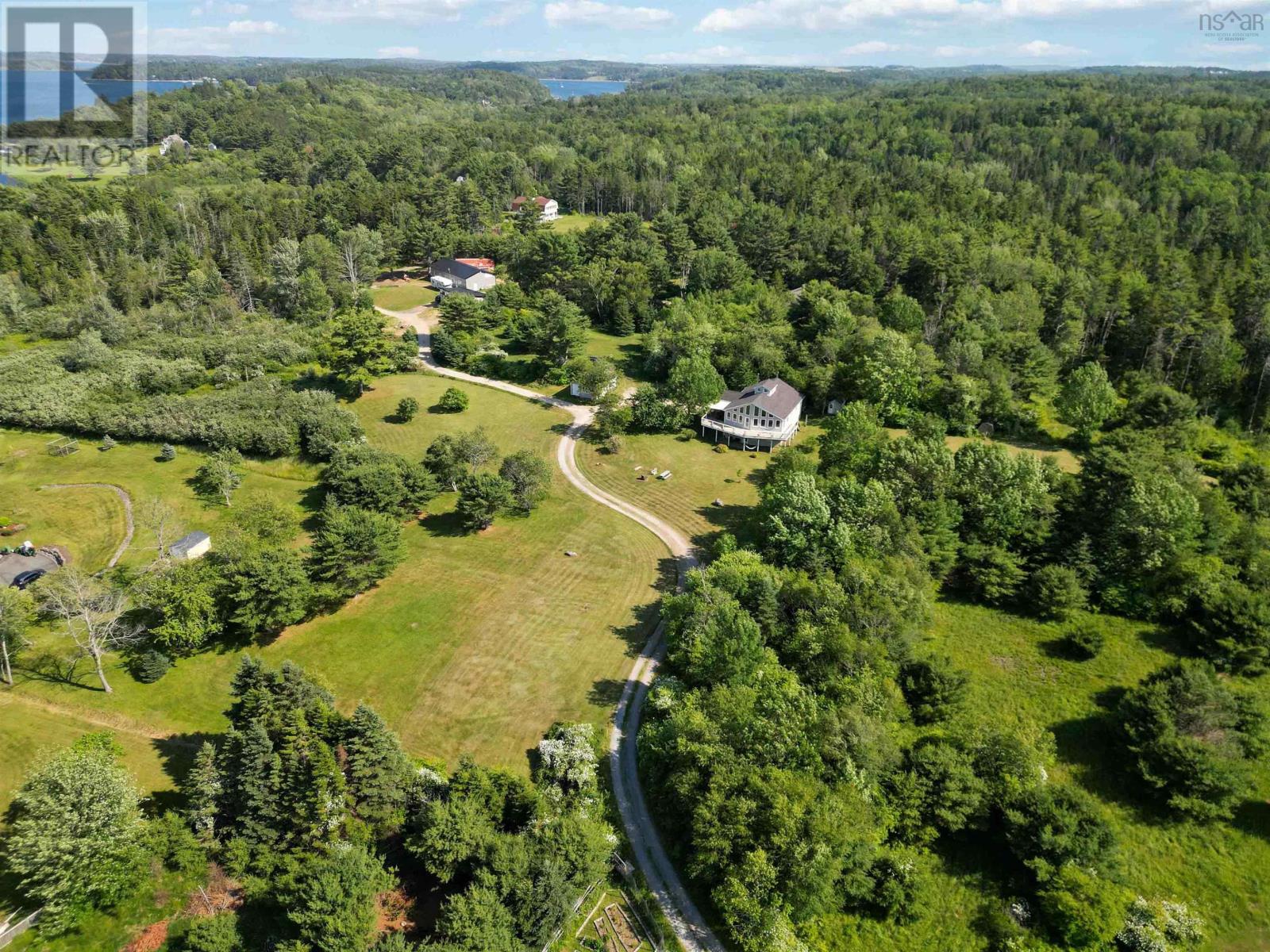 90 Orchard Heights Property Photo 8