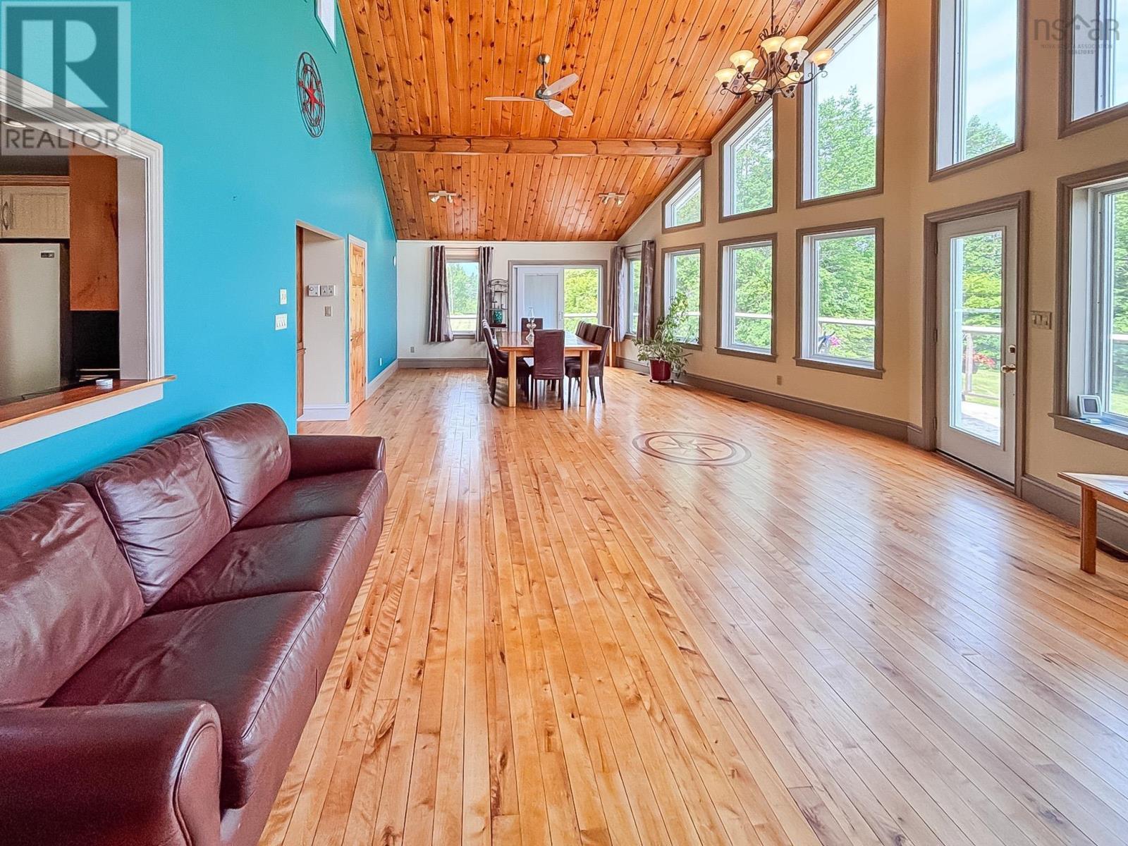 90 Orchard Heights Property Photo 19