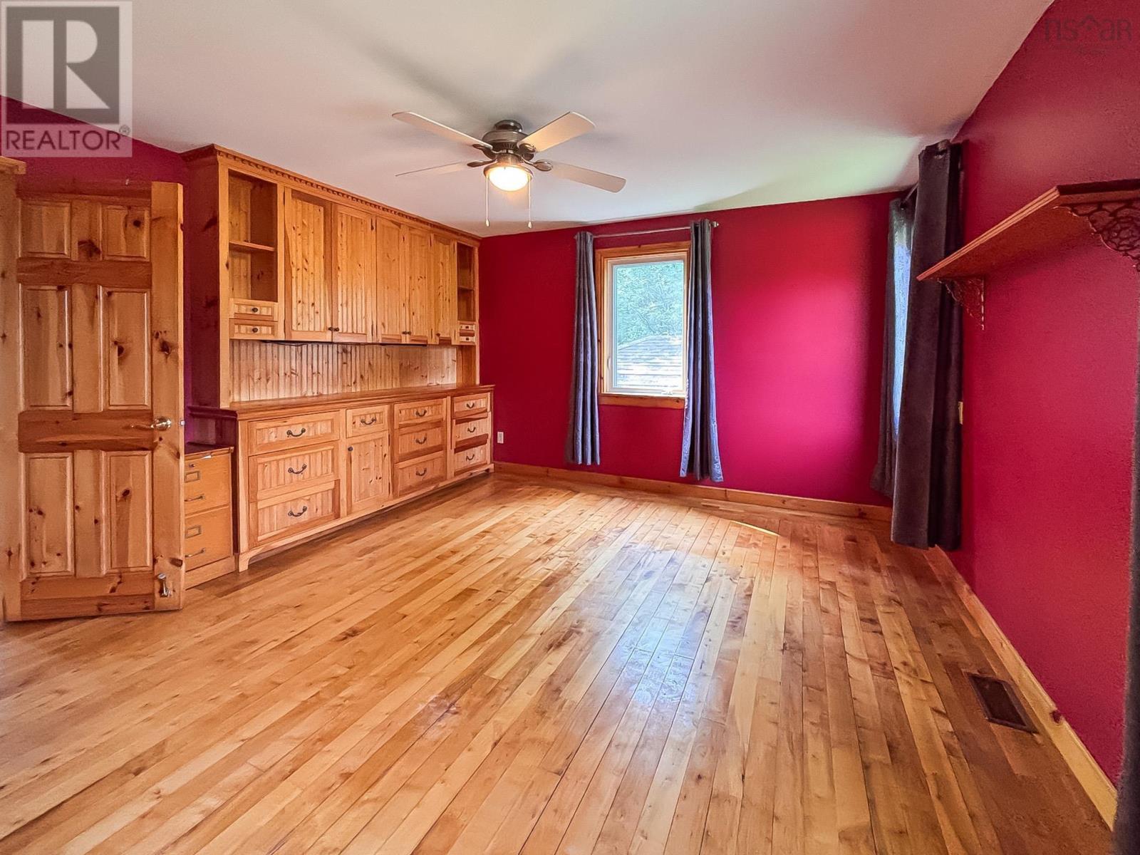 90 Orchard Heights Property Photo 22