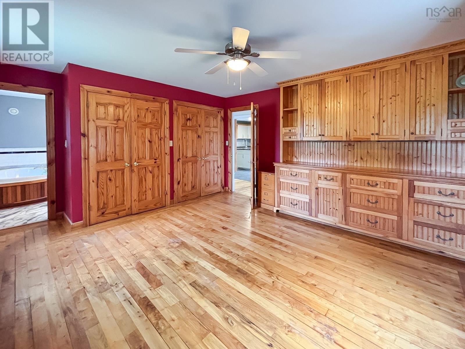 90 Orchard Heights Property Photo 23