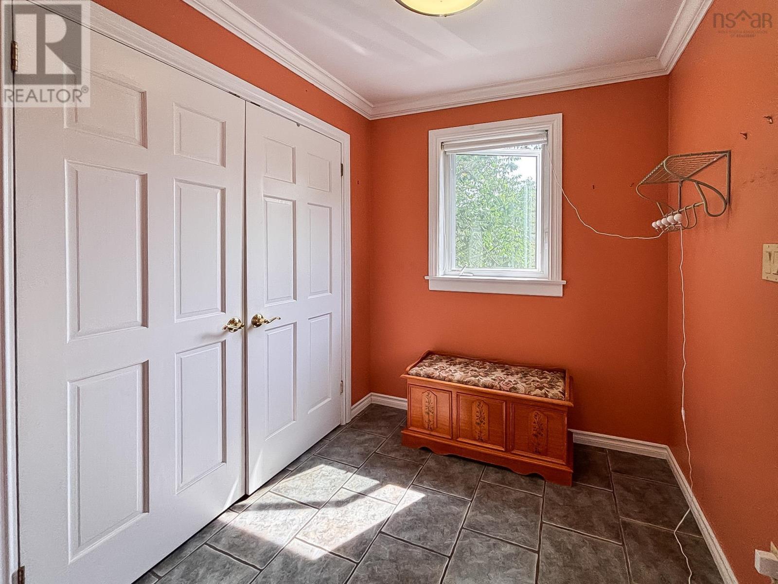 90 Orchard Heights Property Photo 27
