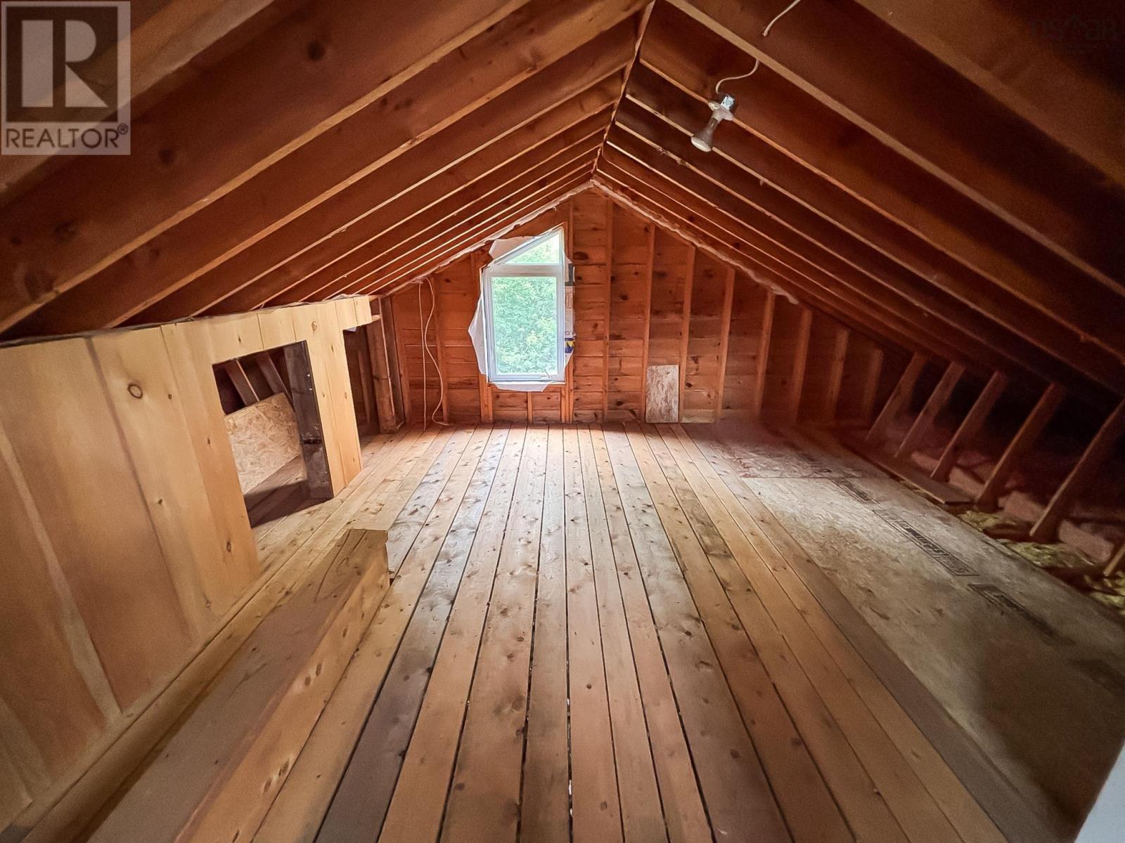 90 Orchard Heights Property Photo 31