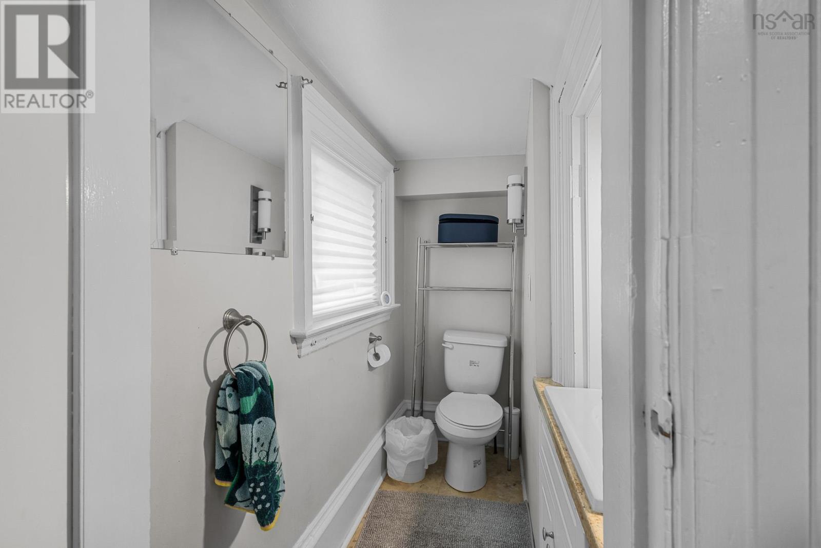 1394 Edward Street Property Photo 11
