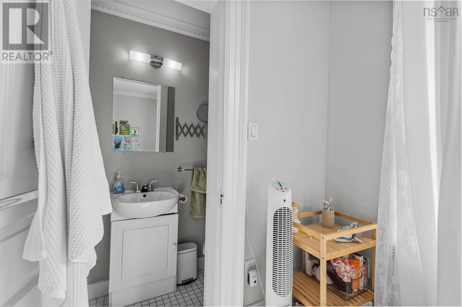 1394 Edward Street Property Photo 17
