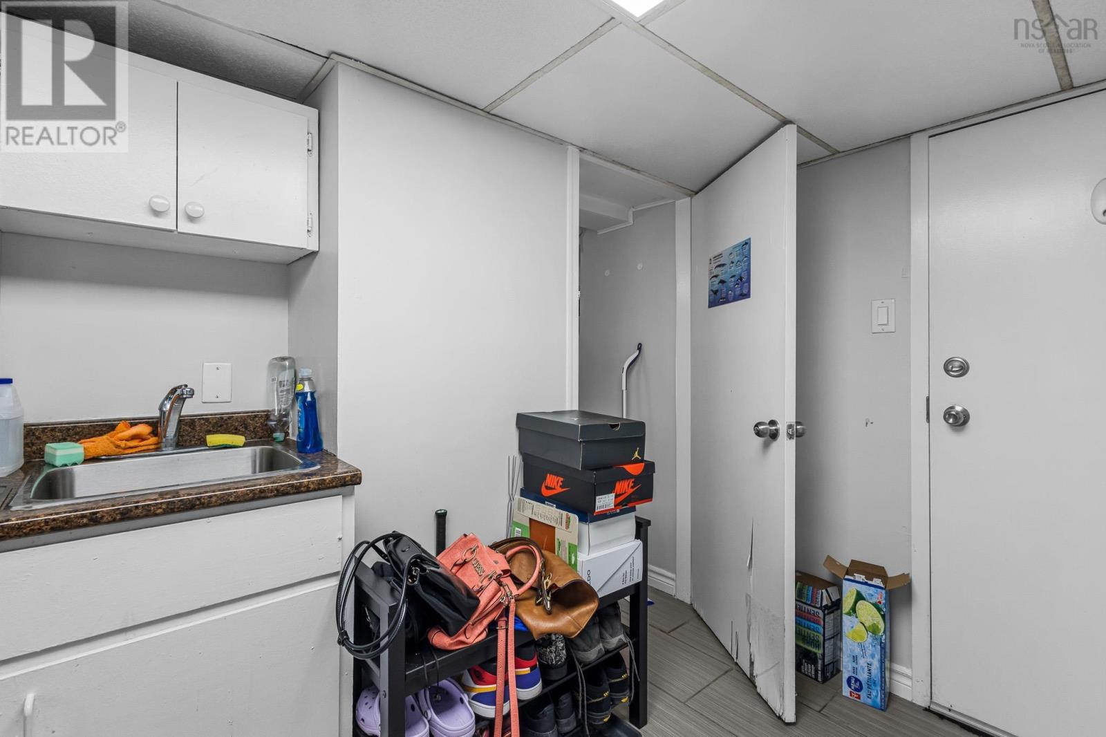 1394 Edward Street Property Photo 25