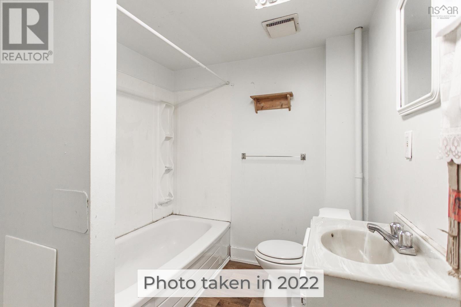 14525 Highway 1 Property Photo 17