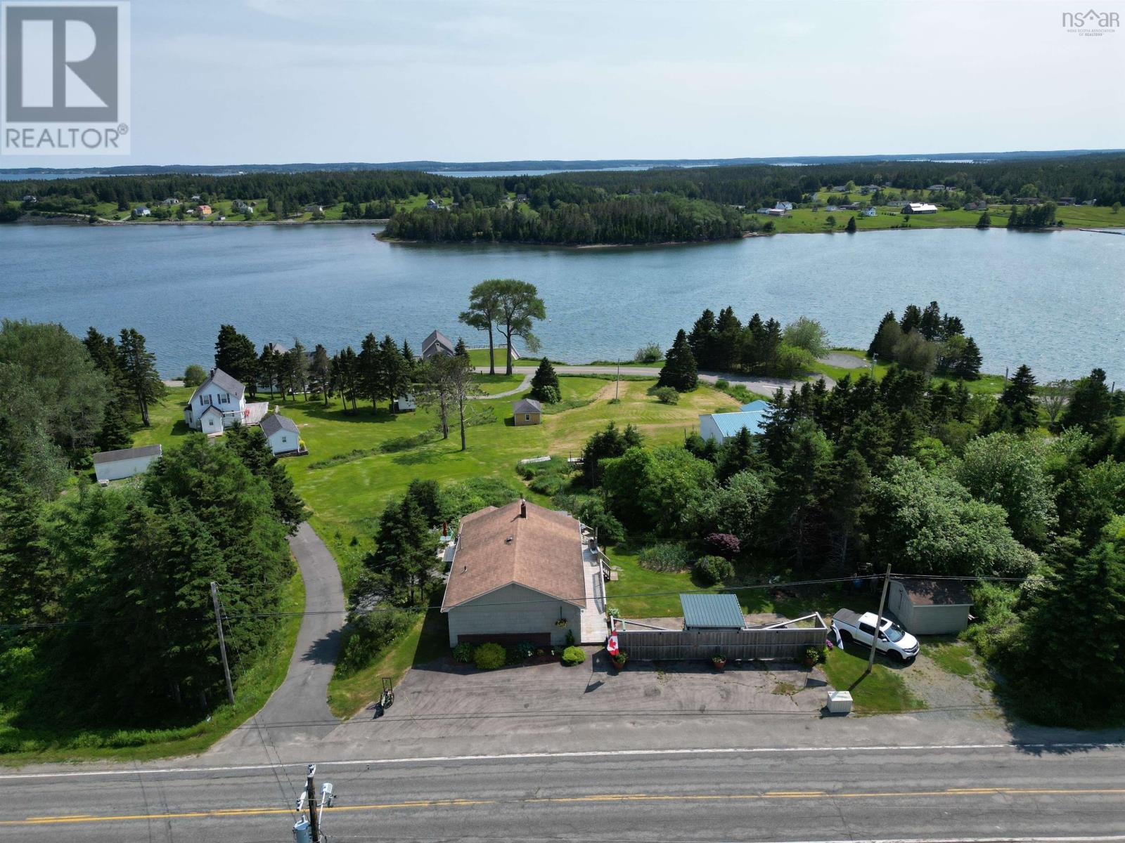 8316 4 Highway Property Photo 1