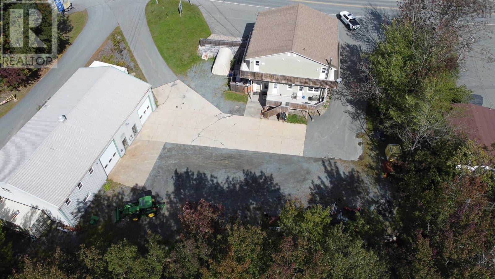 2447 Highway 2 Property Photo 4
