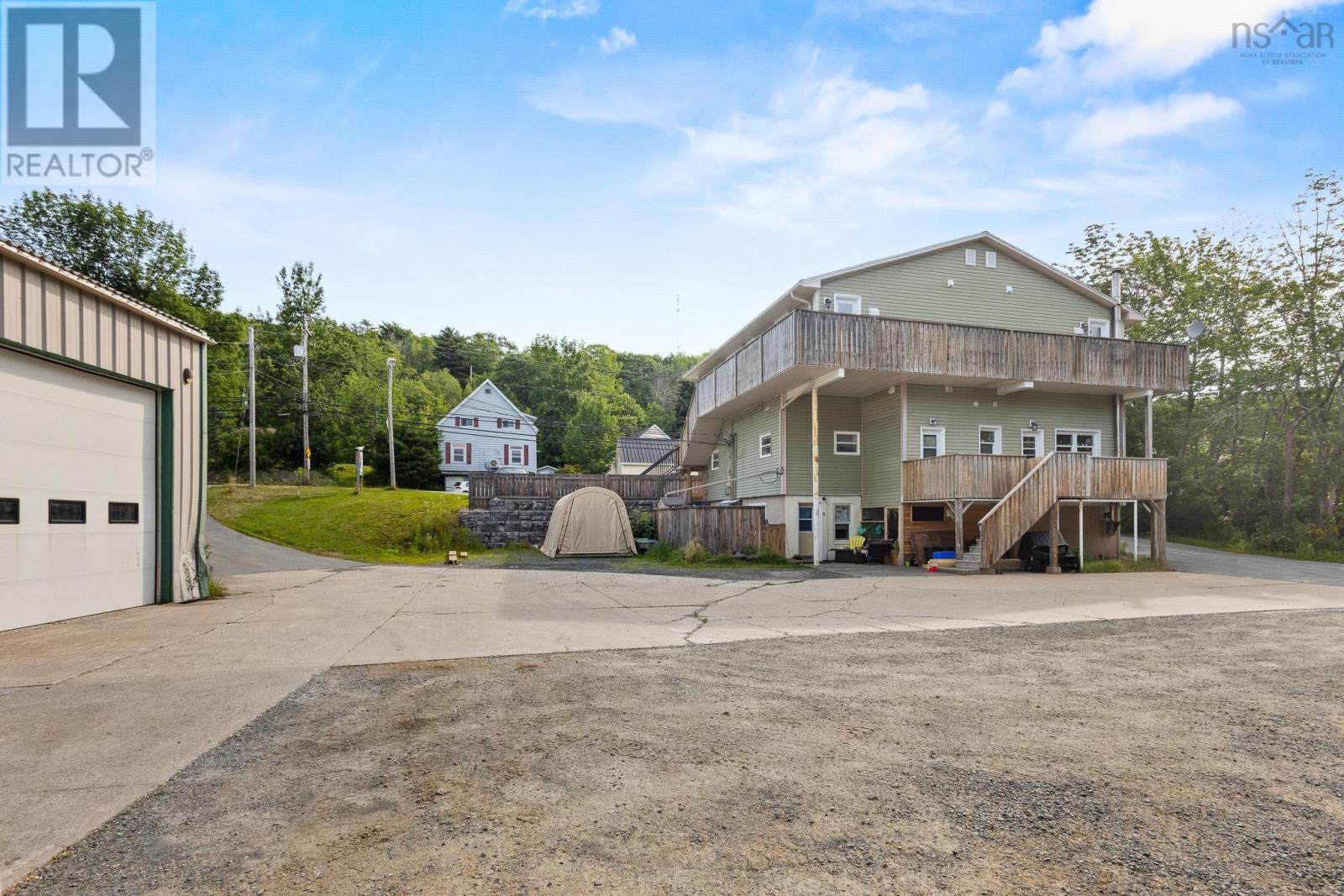 2447 Highway 2 Property Photo 10