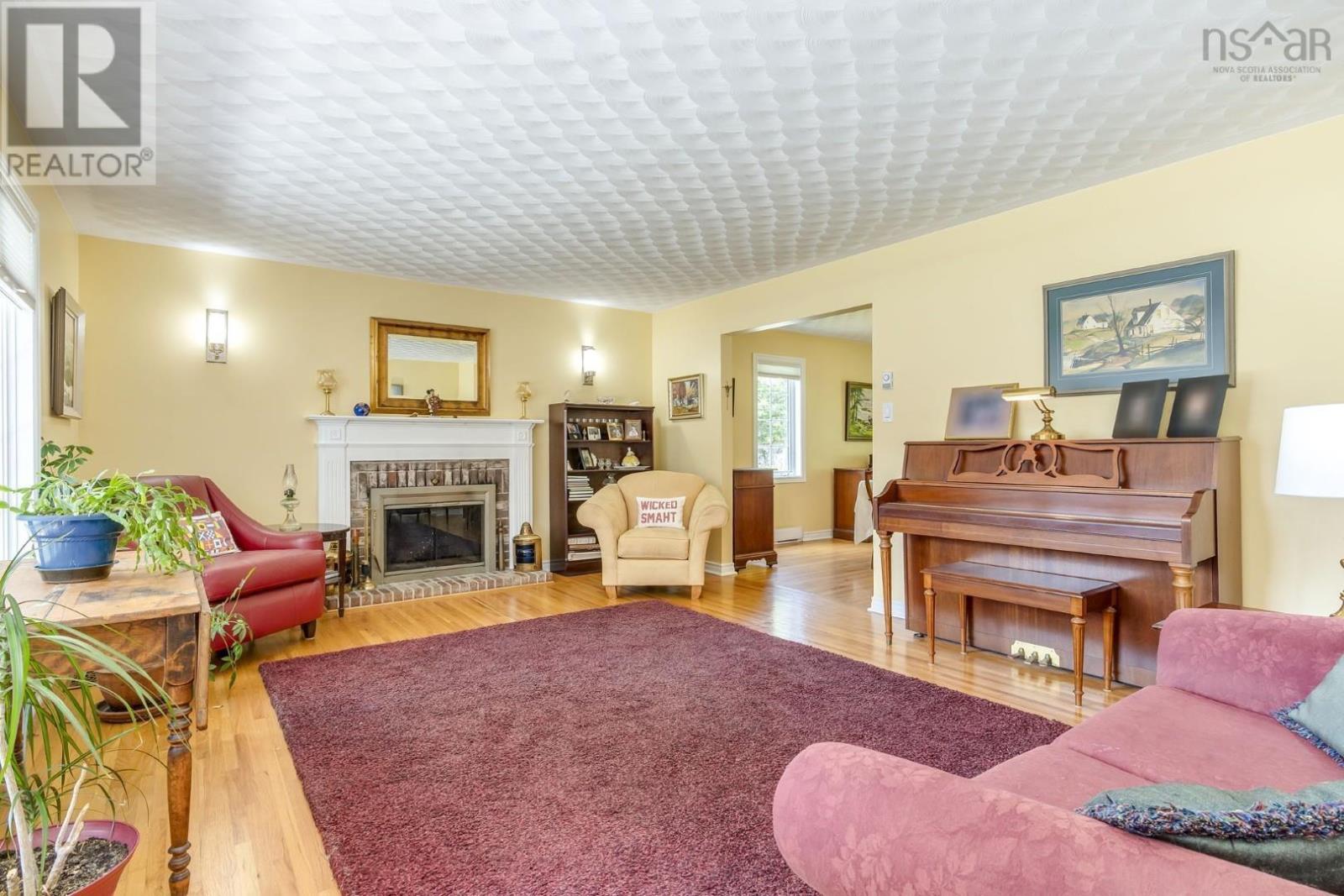 85 Brentwood Drive Property Photo 7