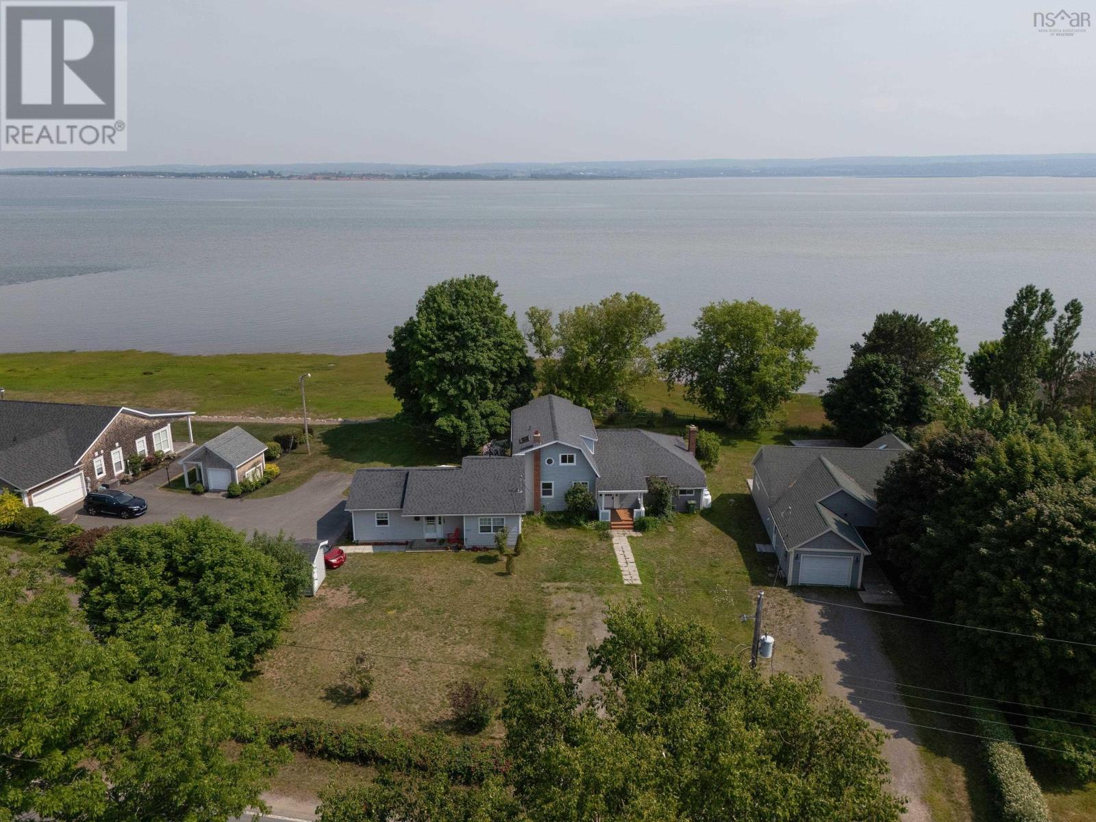 10790 & 10792 Pier Road Property Photo 5
