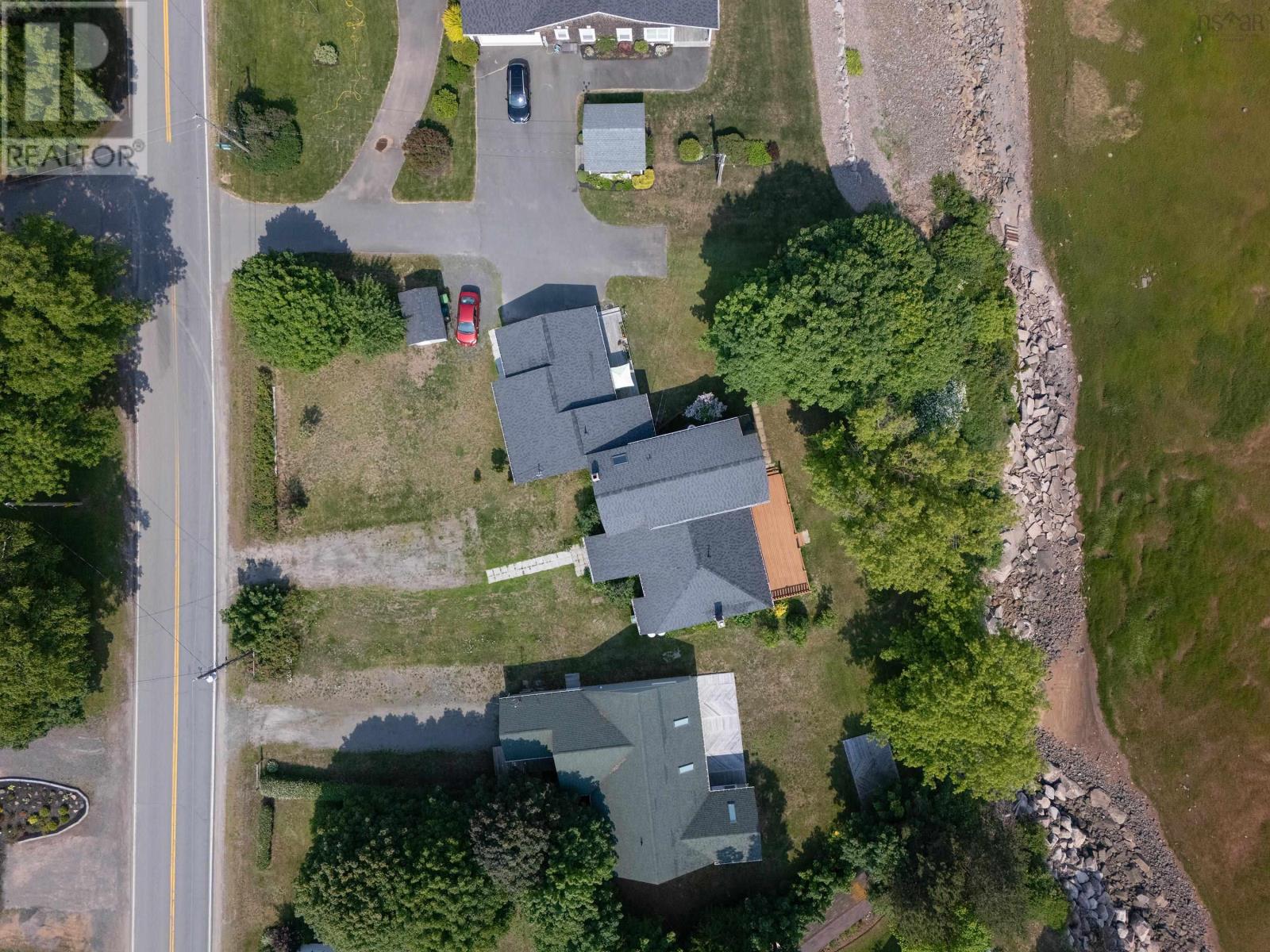 10790 & 10792 Pier Road Property Photo 8