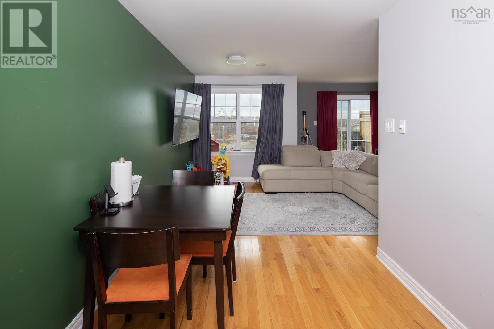 3836 Memorial Drive Property Photo 6