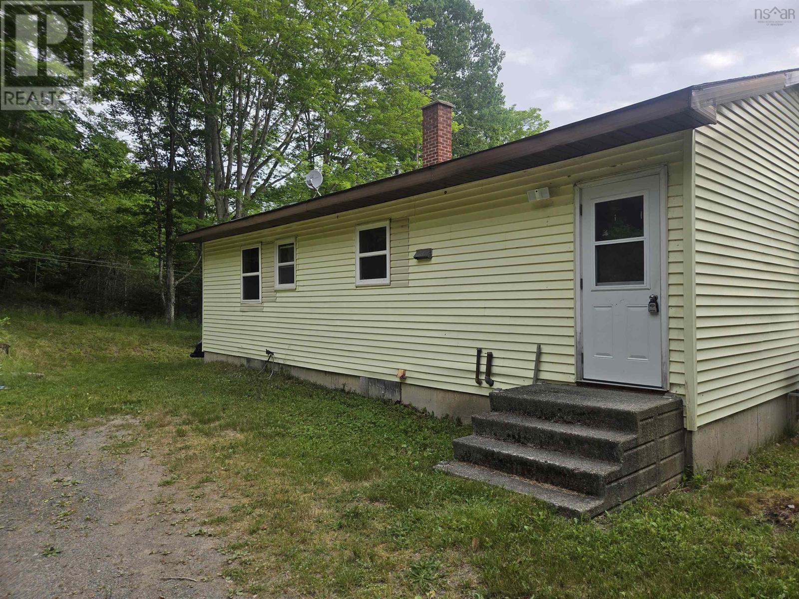90 Riverview Road Property Photo 3