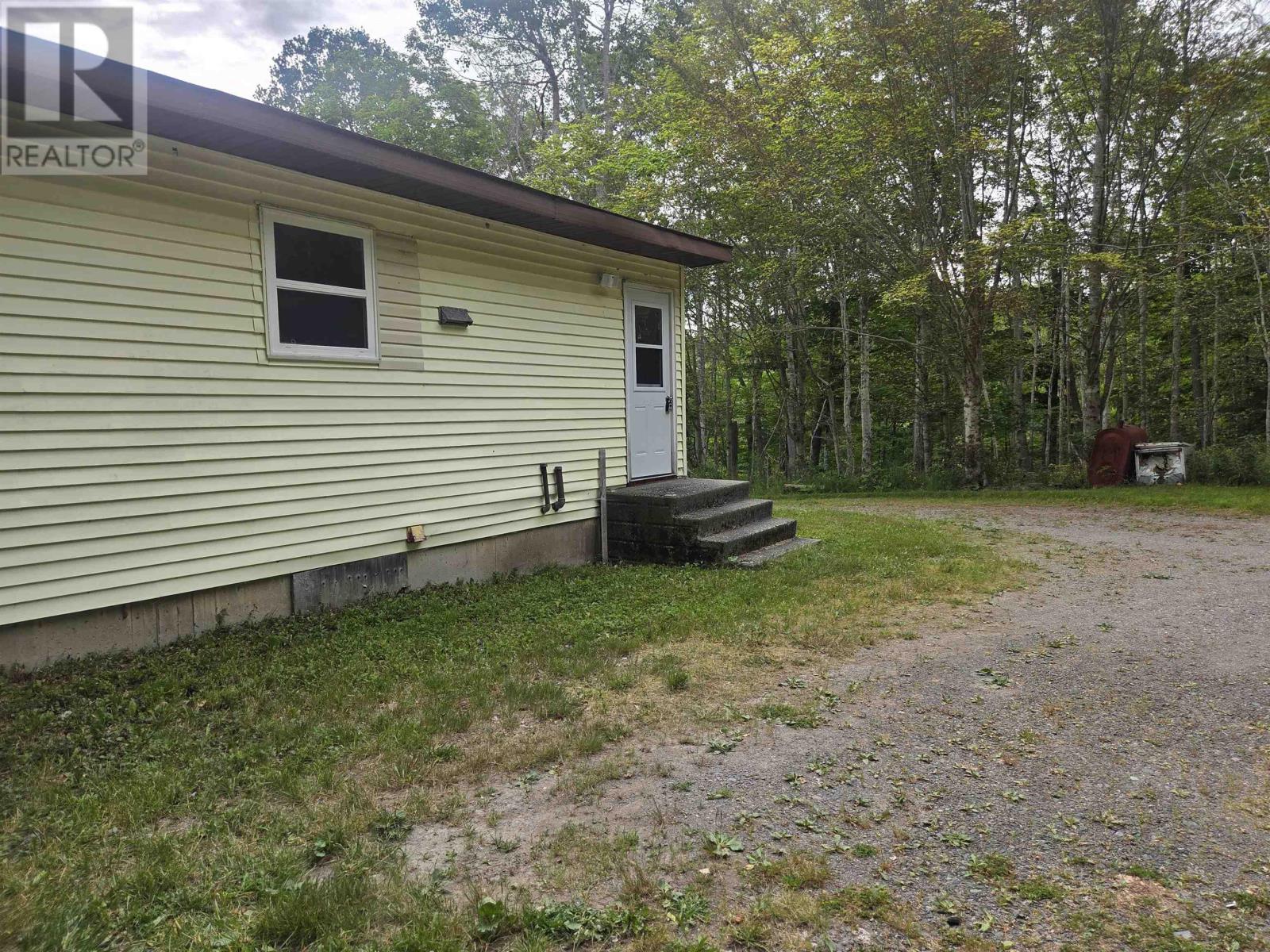 90 Riverview Road Property Photo 4