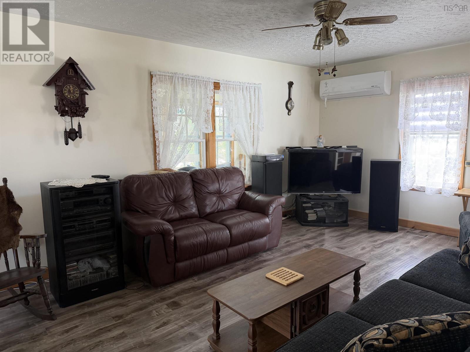 3643 Highway 209 Property Photo 9