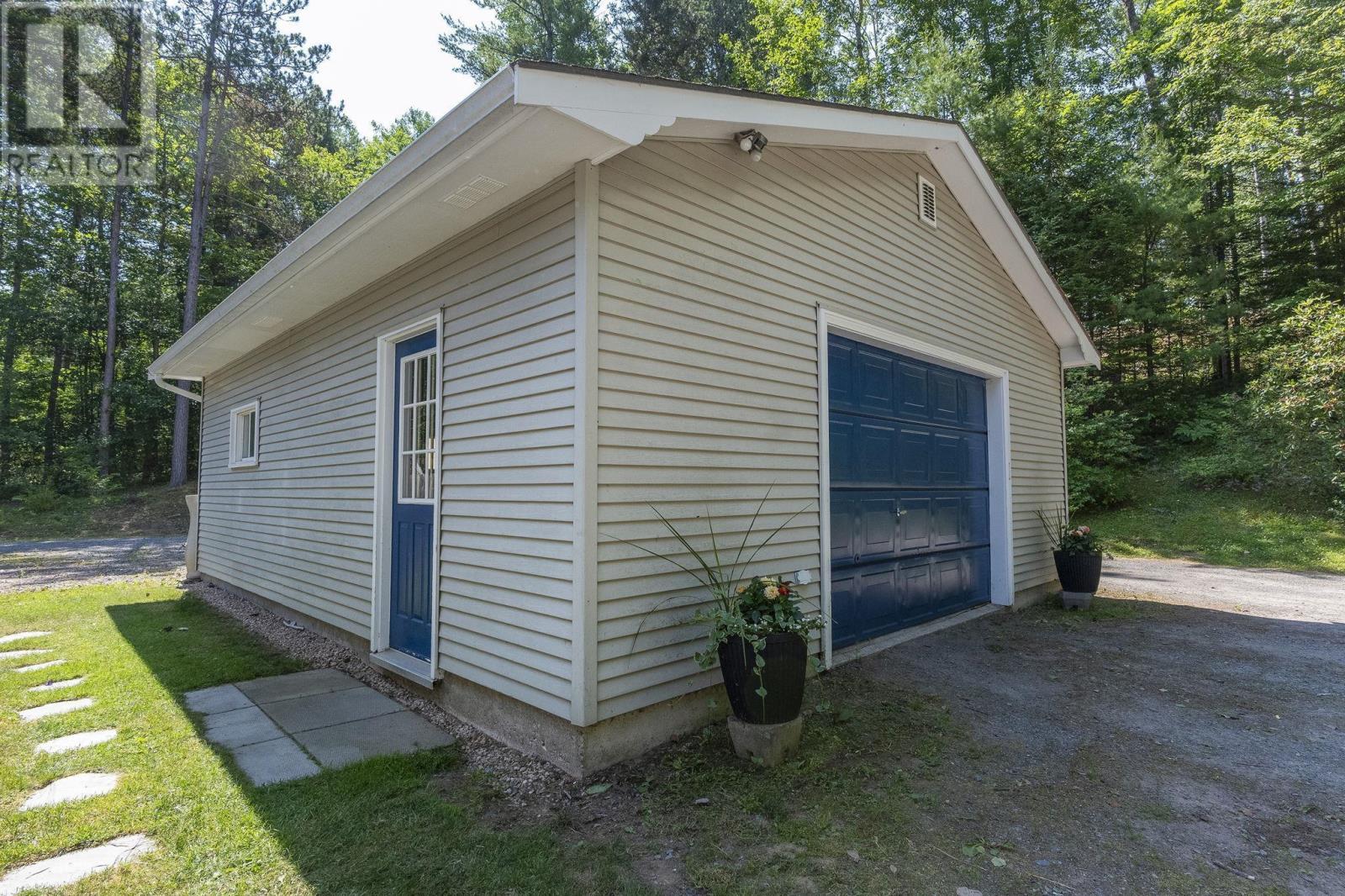 2948 Borden Street Property Photo 45