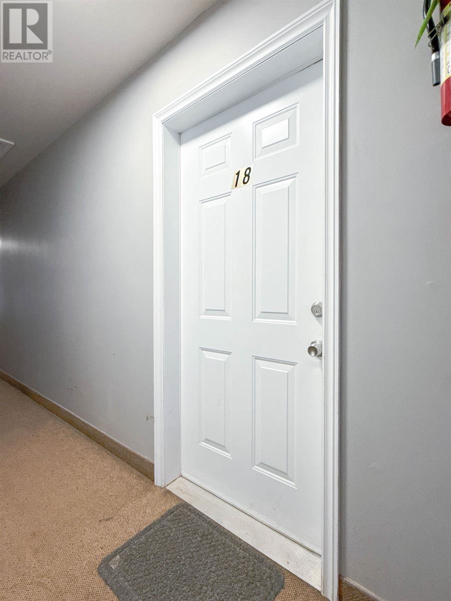 18 33 Glen Stewart Drive Property Photo 2