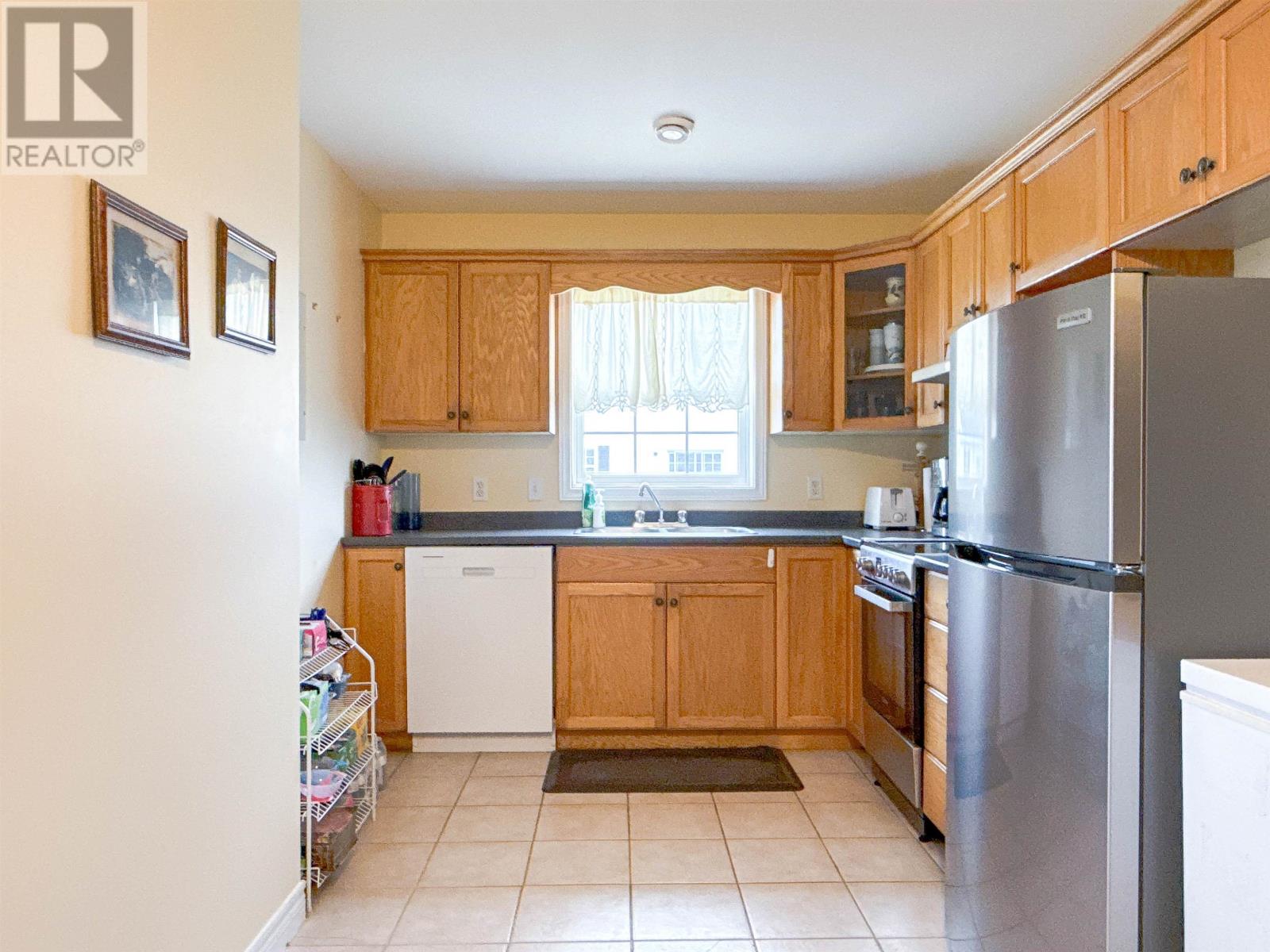 18 33 Glen Stewart Drive Property Photo 8