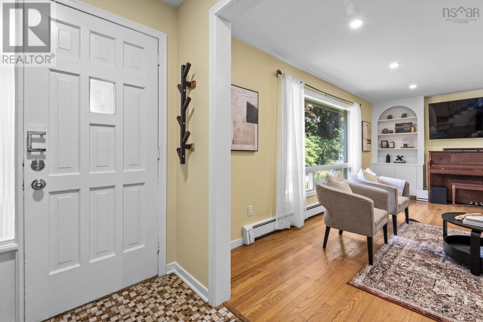 22 Northcliffe Lane Property Photo 2