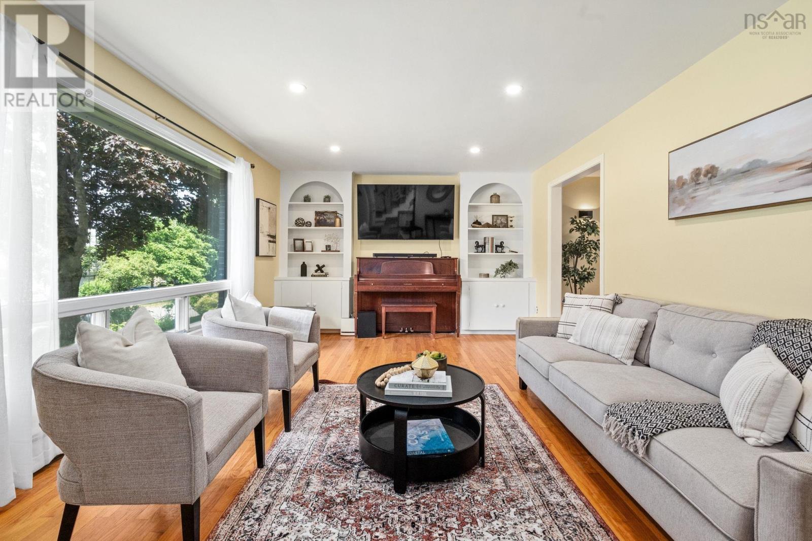 22 Northcliffe Lane Property Photo 4