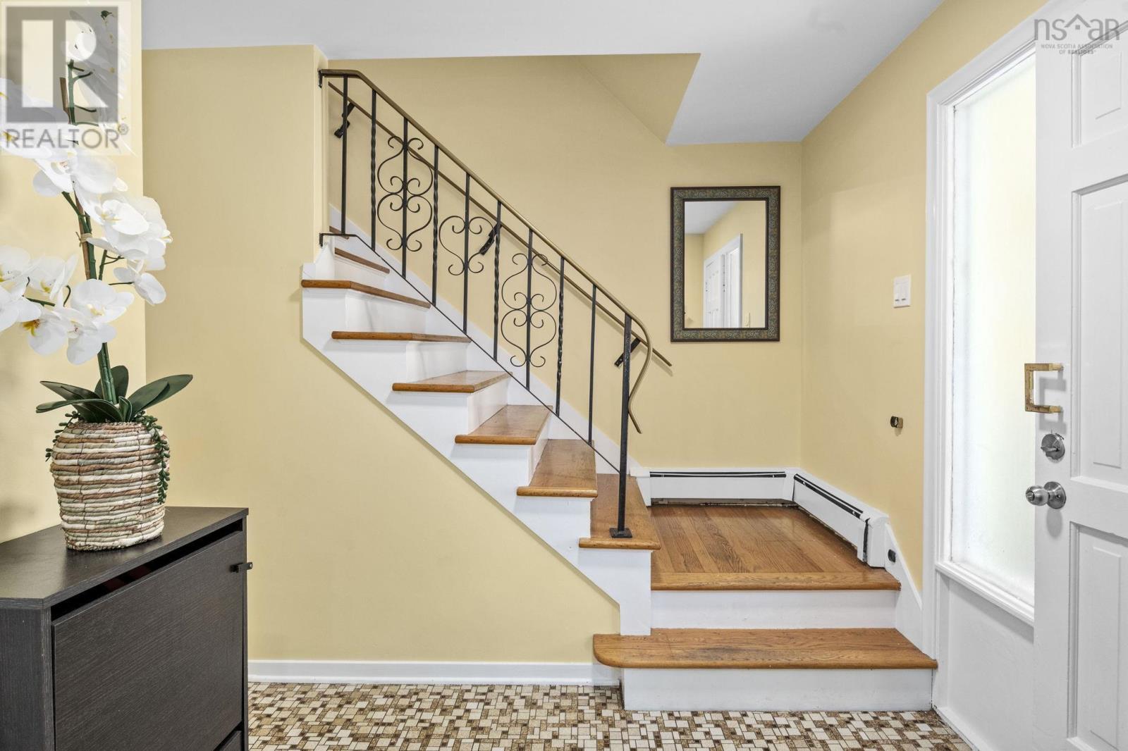 22 Northcliffe Lane Property Photo 7