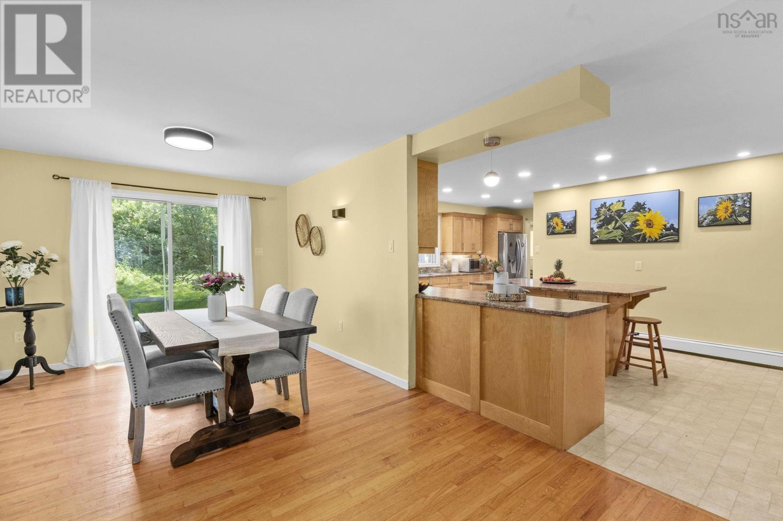22 Northcliffe Lane Property Photo 9